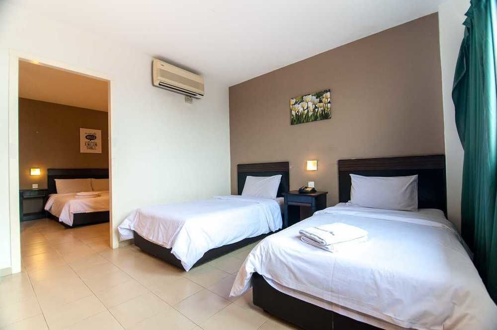 Zamburger Cheese Hotel 2*