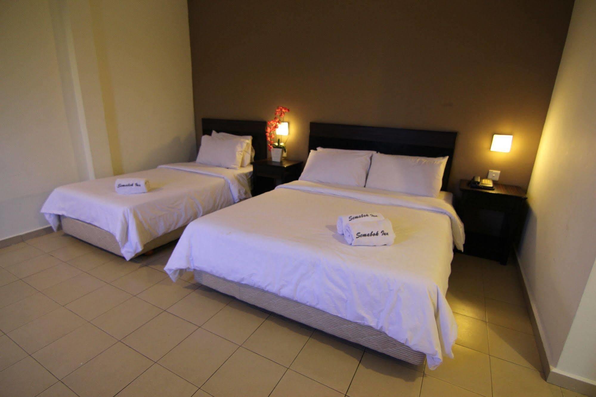 Zamburger Cheese Hotel